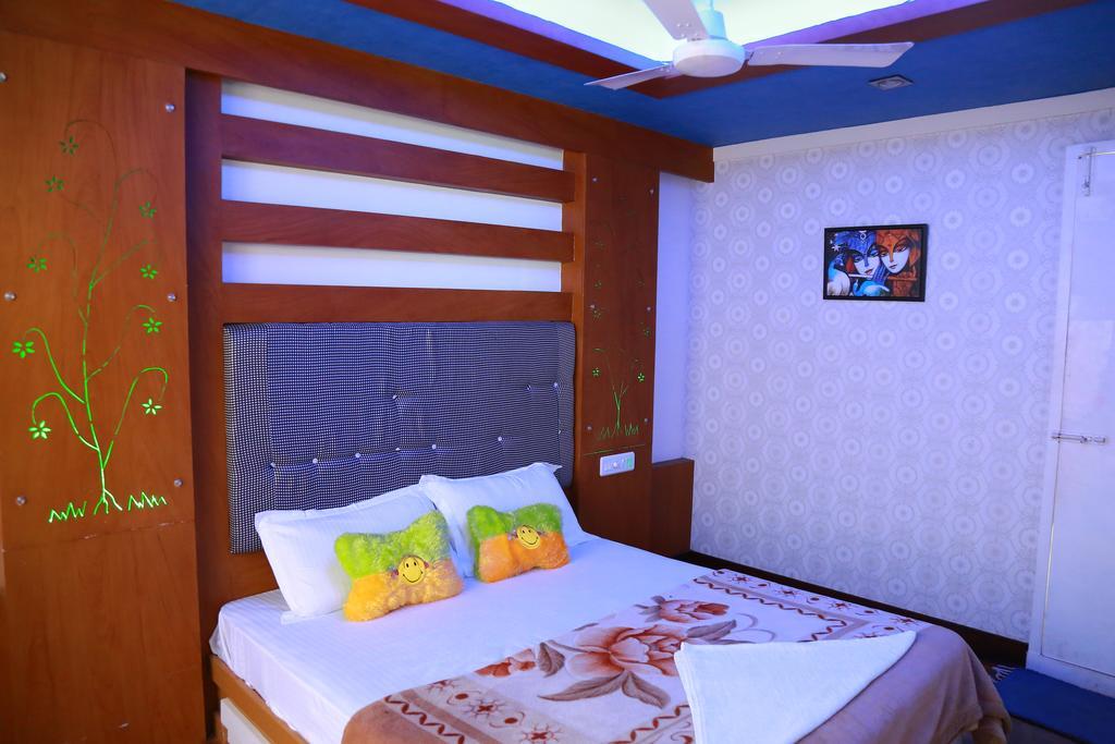 Hotel Marari Houseboat Mararikulam Exterior foto